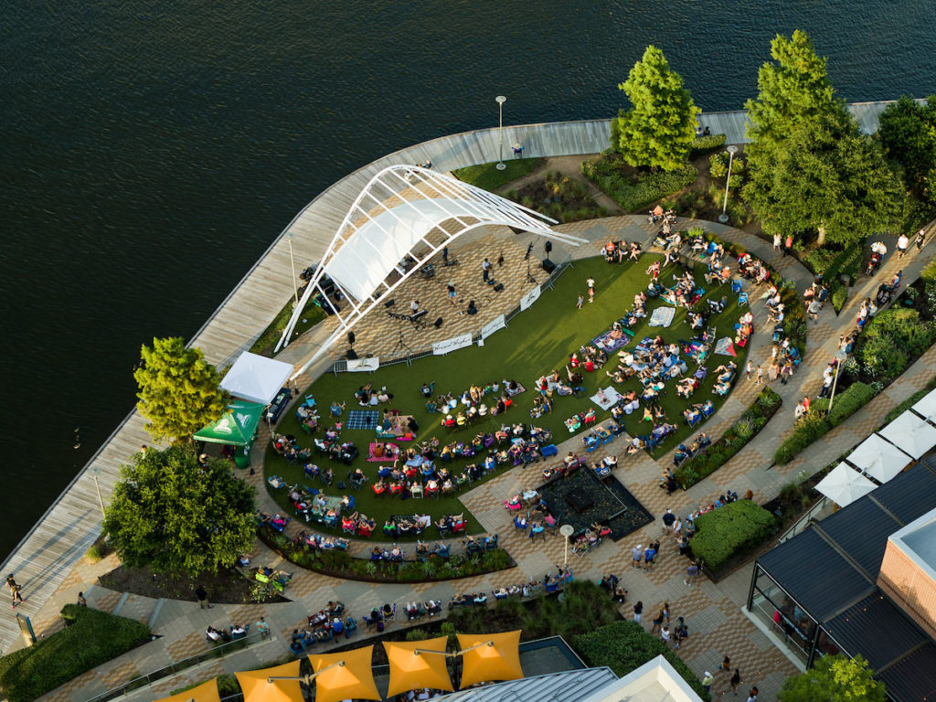 Experience Hughes Landing on scenic Lake Woodlands with live music Thursday evenings! Rock the Row features local and regional bands playing a variety of favorites.