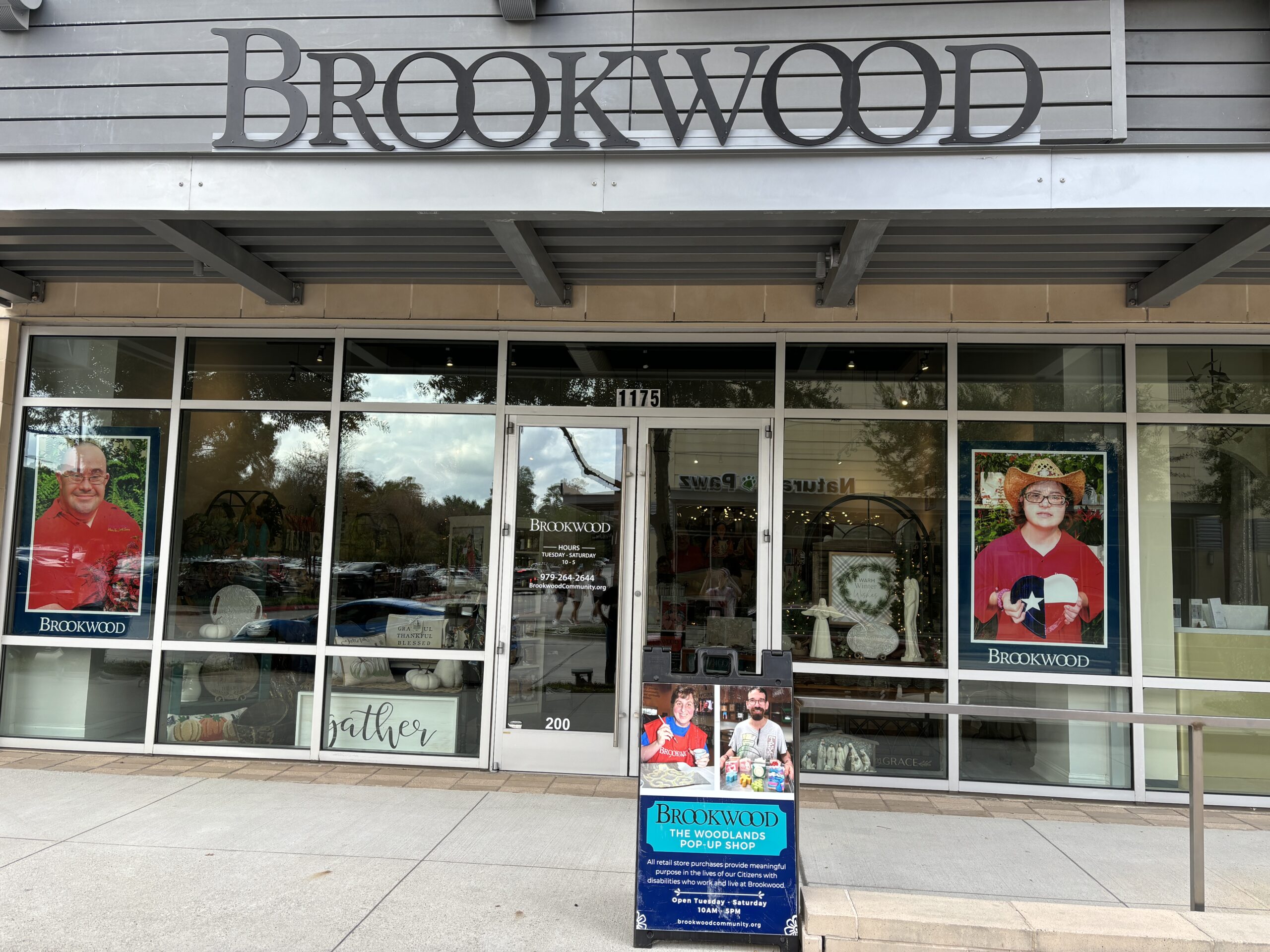 Brookwood makes for some feel-good holiday shopping in The Woodlands. (Photo by Laura Landsbaum)